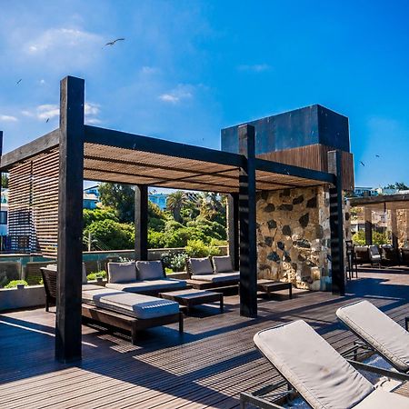 Radisson Blu Acqua Hotel & Spa Concon Exterior photo Rooftop pool at the hotel