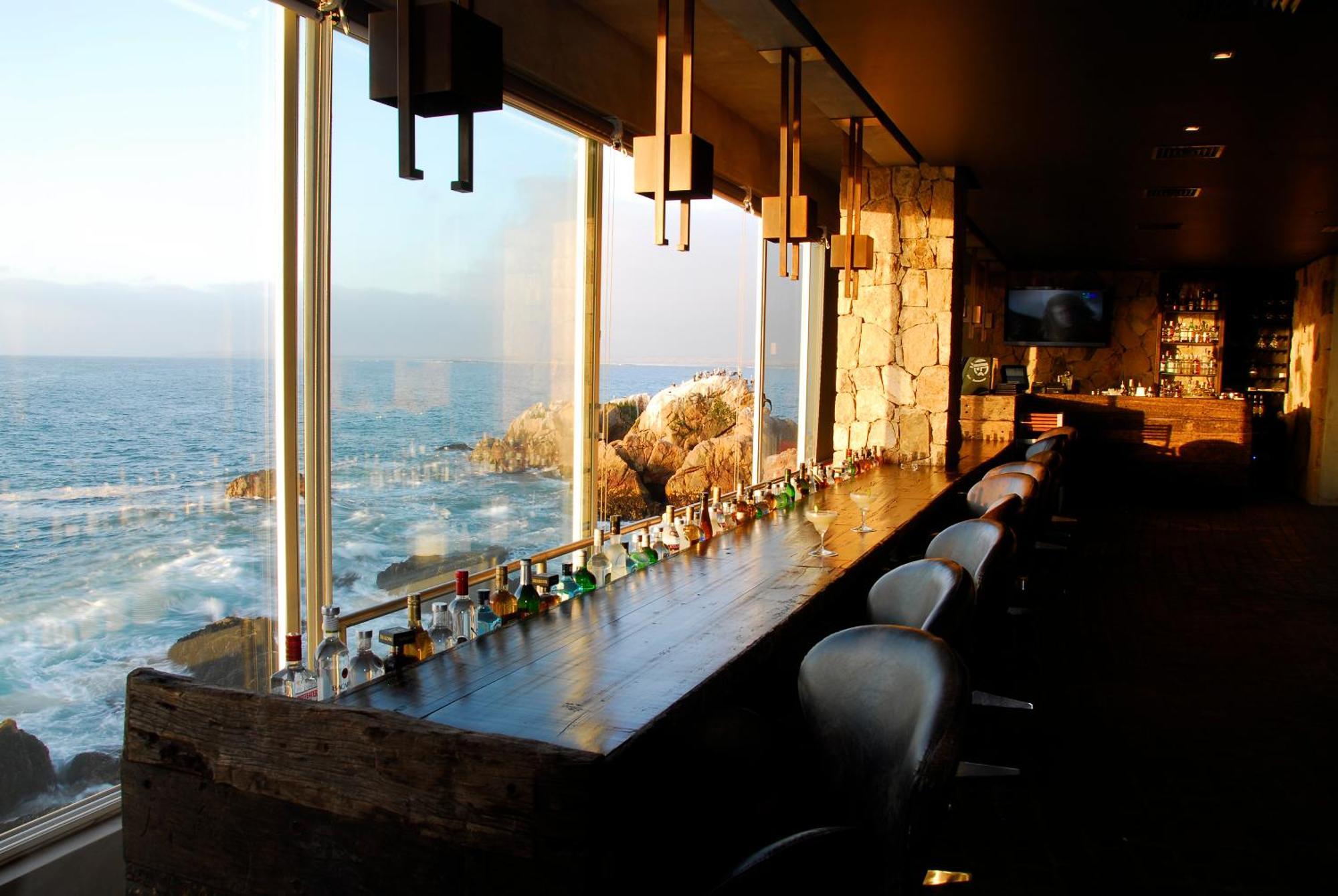 Radisson Blu Acqua Hotel & Spa Concon Exterior photo The bar at the 17 Mile Road location