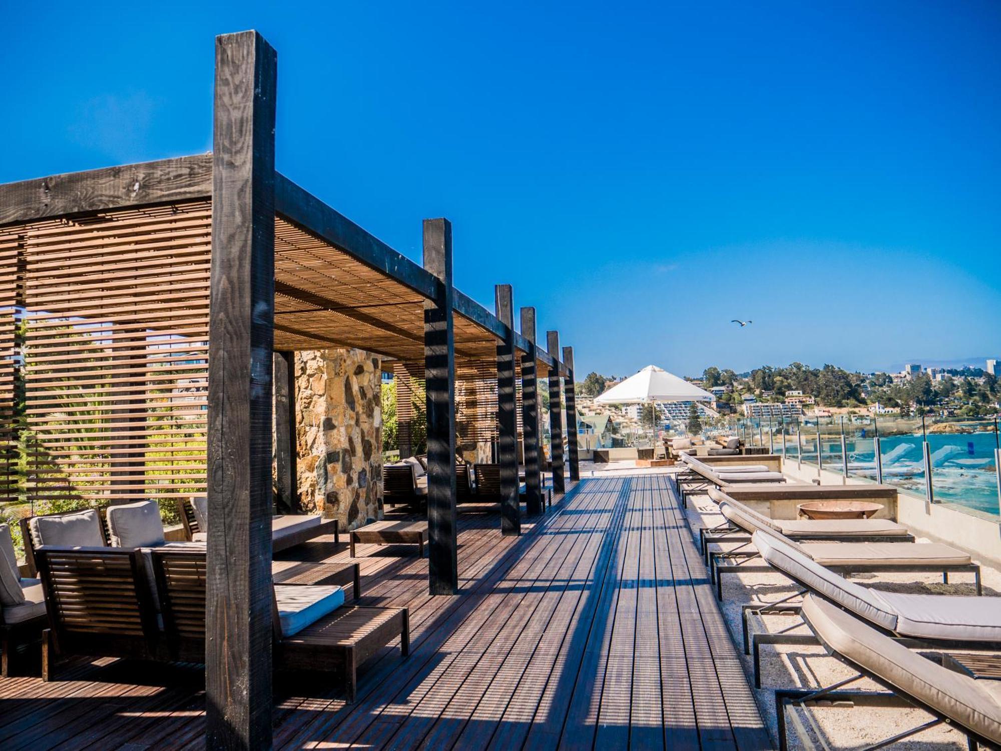 Radisson Blu Acqua Hotel & Spa Concon Exterior photo The rooftop pool at the Hilton Tel Aviv