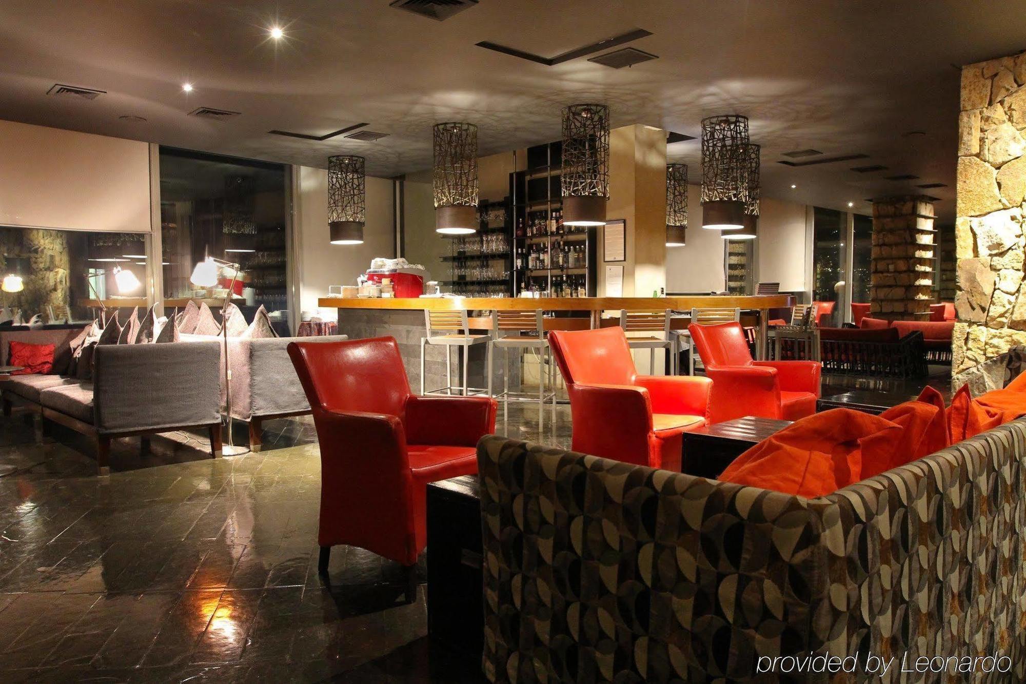 Radisson Blu Acqua Hotel & Spa Concon Exterior photo The lounge at the airport